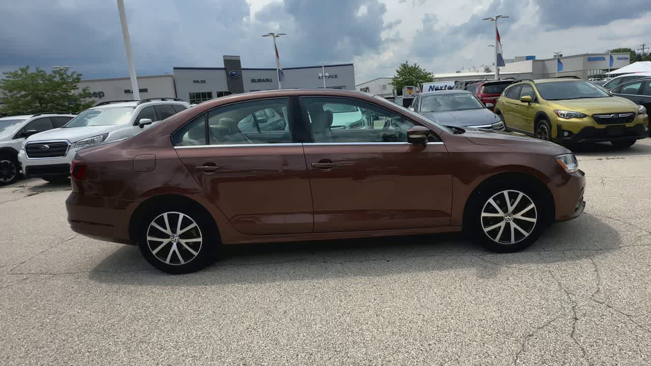 Thumbnail: 2017 Volkswagen Jetta - 9