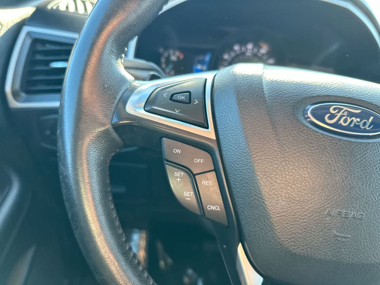 Thumbnail: 2017 Ford Edge - 28