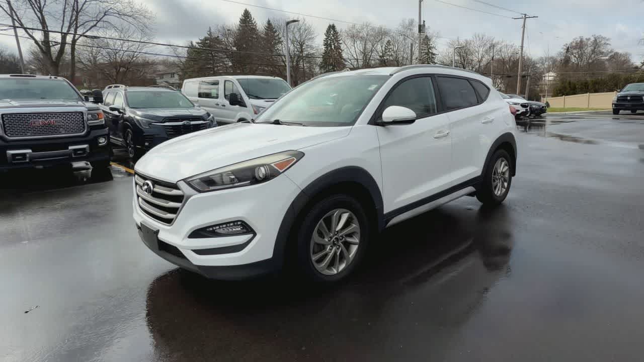 Thumbnail: 2017 Hyundai Tucson - 4