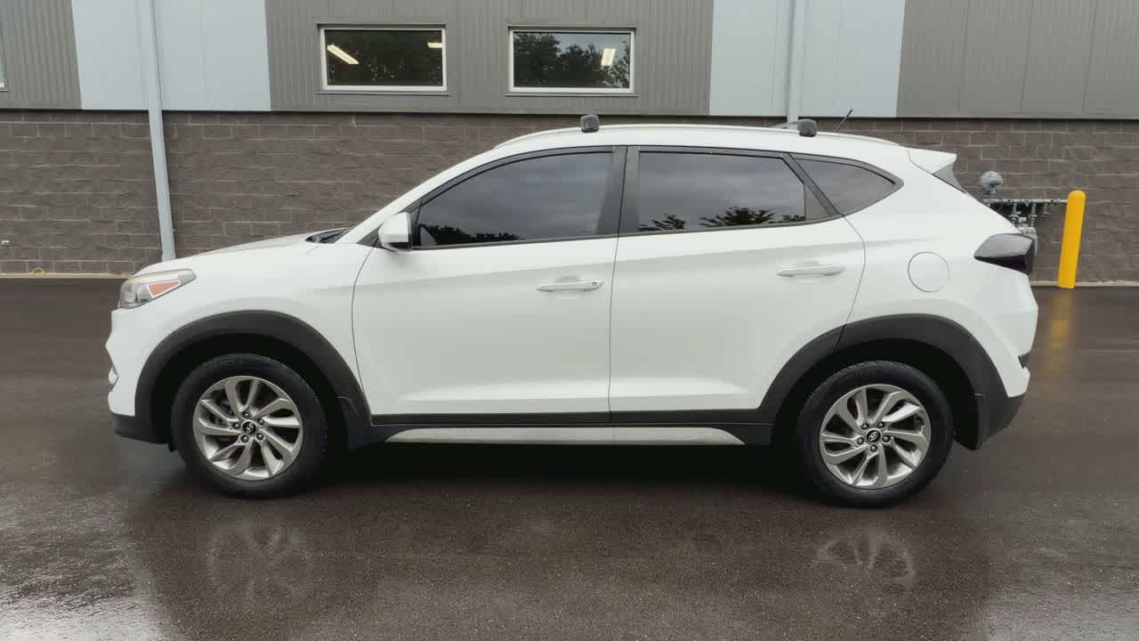 Thumbnail: 2017 Hyundai Tucson - 4