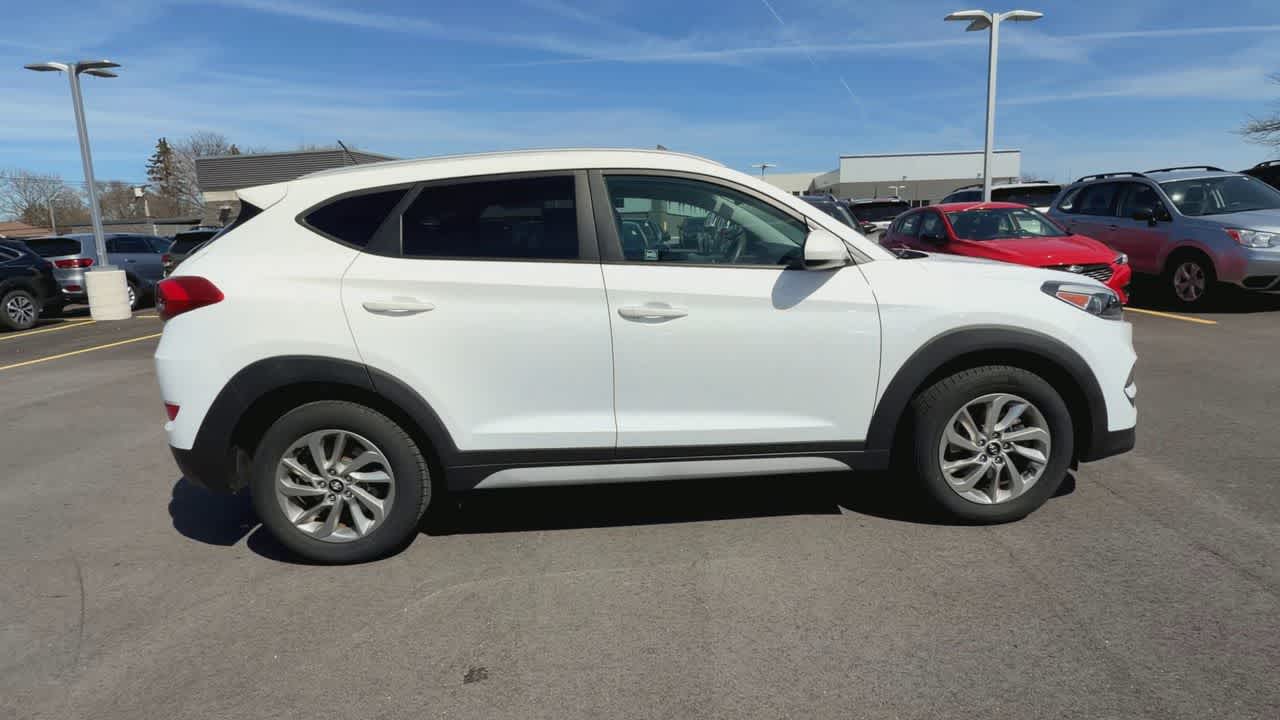 Thumbnail: 2017 Hyundai Tucson - 9