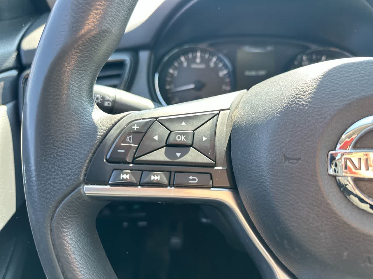 Thumbnail: 2017 Nissan Rogue - 28