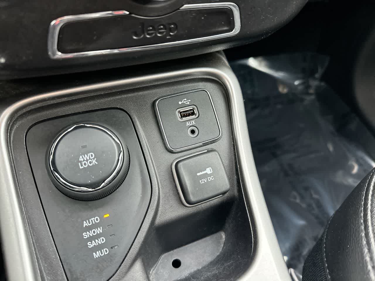 Thumbnail: 2018 Jeep Compass - 32