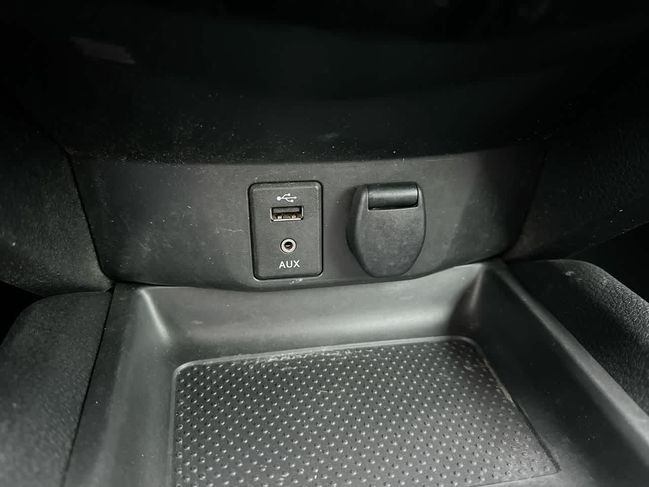 Thumbnail: 2017 Nissan Rogue Sport - 32