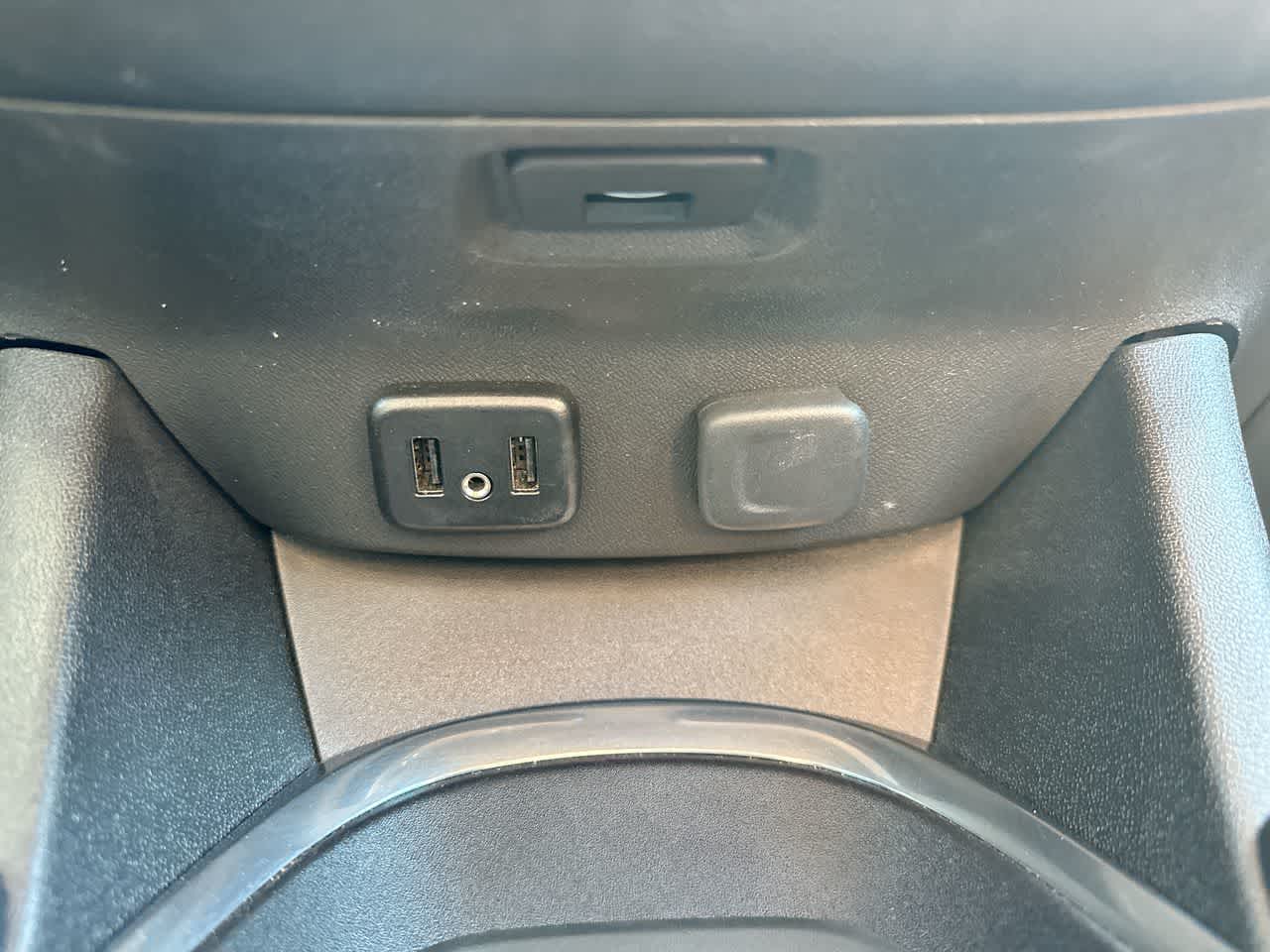 Thumbnail: 2017 Chevrolet Malibu - 33