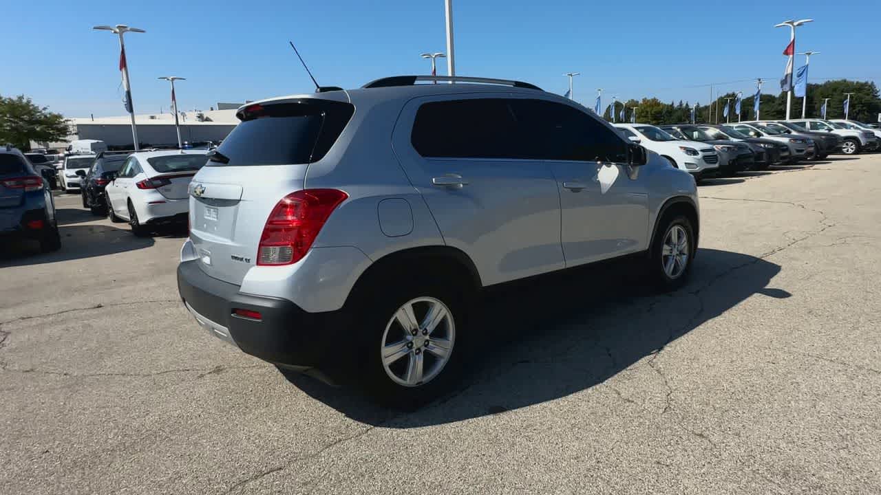 Thumbnail: 2016 Chevrolet Trax - 8