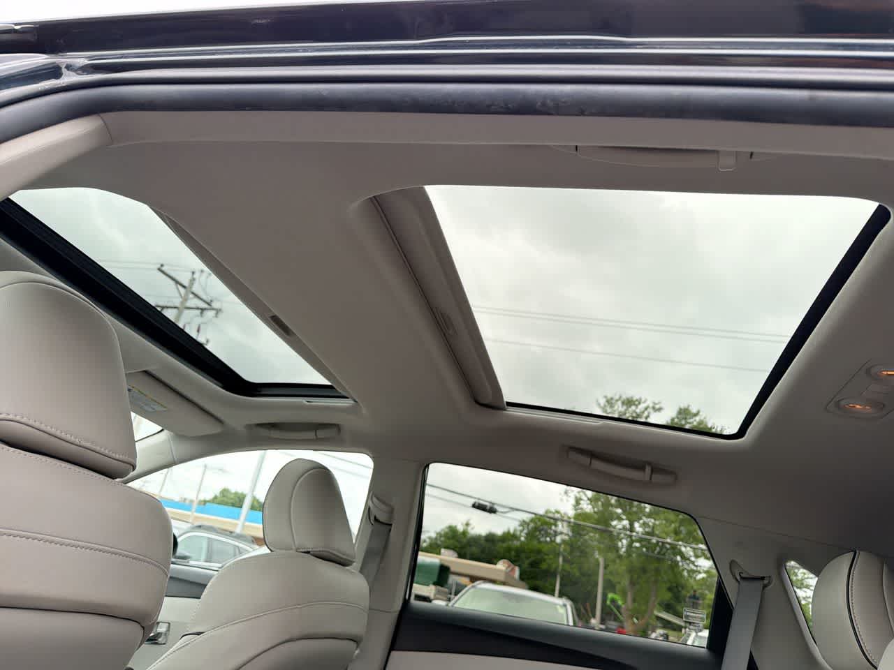 Thumbnail: 2014 Toyota Venza - 24
