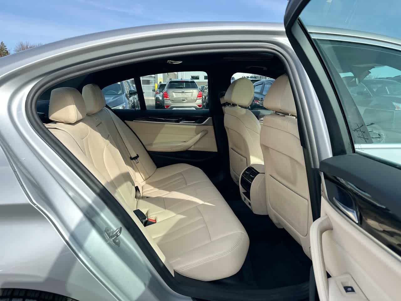 Thumbnail: 2020 BMW 5 Series - 26