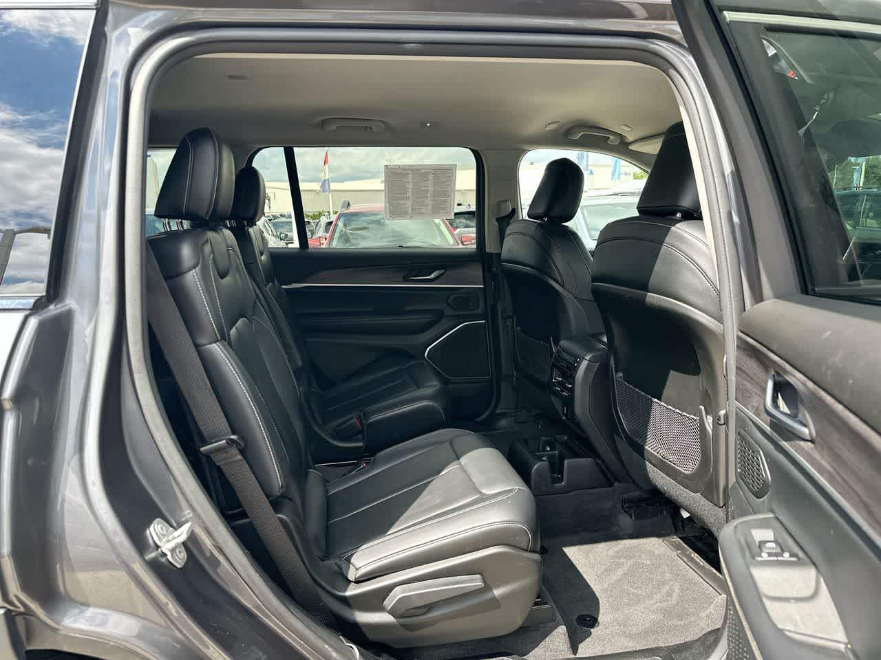 Thumbnail: 2021 Jeep Grand Cherokee L - 25