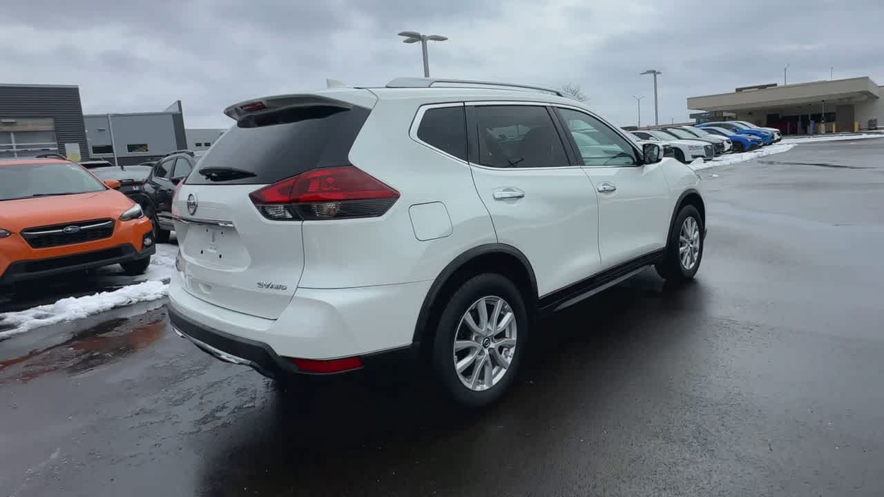 Thumbnail: 2018 Nissan Rogue - 8