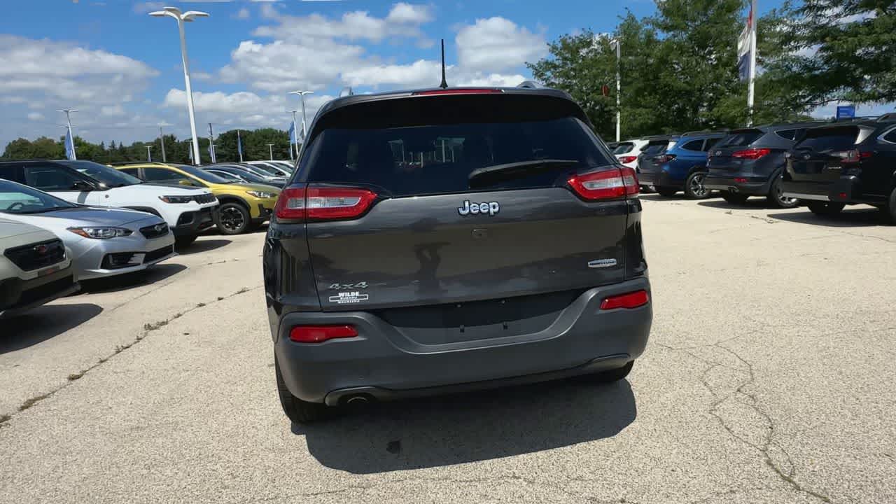 Thumbnail: 2017 Jeep Cherokee - 7