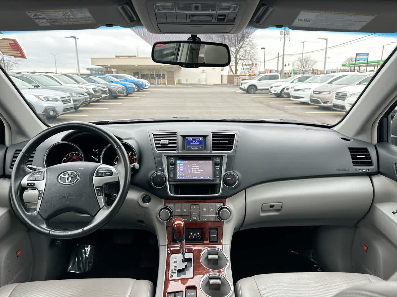 Thumbnail: 2013 Toyota Highlander - 20