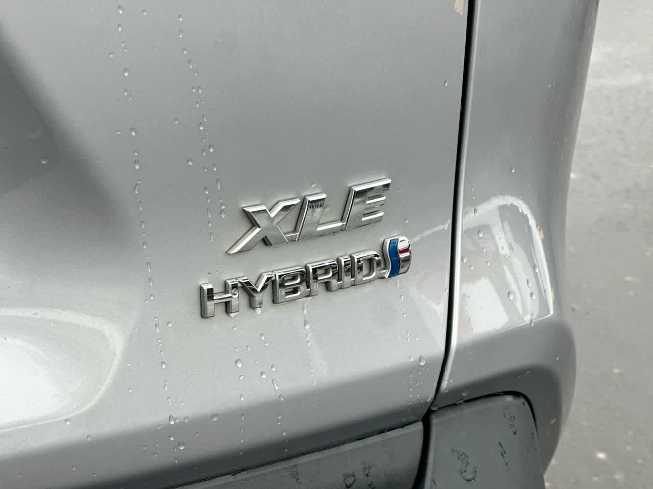 Thumbnail: 2022 Toyota RAV4 - 18