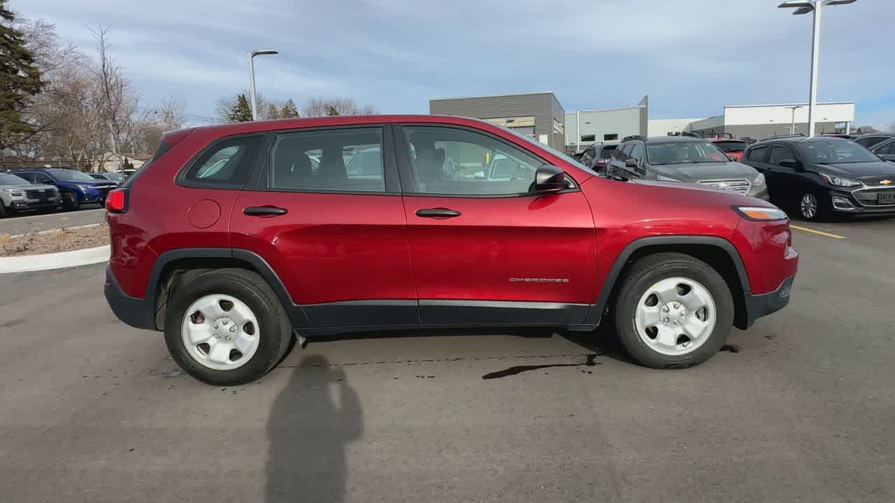 Thumbnail: 2017 Jeep Cherokee - 9