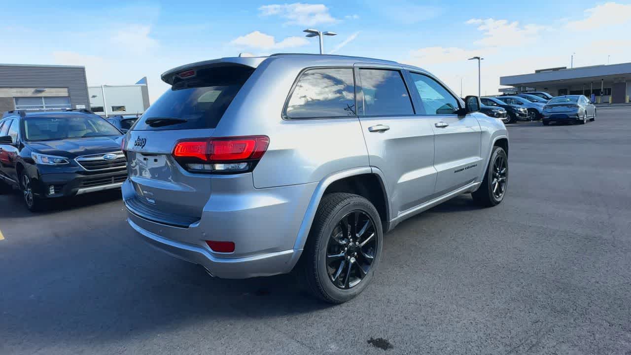 Thumbnail: 2018 Jeep Grand Cherokee - 8