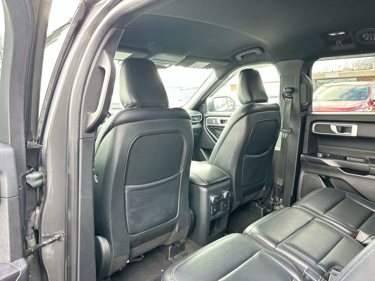 Thumbnail: 2020 Ford Explorer - 23