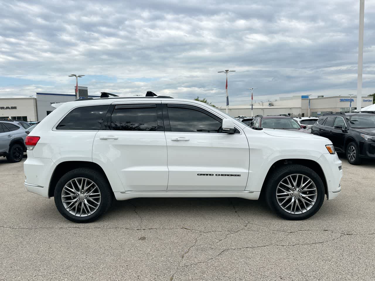 Thumbnail: 2018 Jeep Grand Cherokee - 14