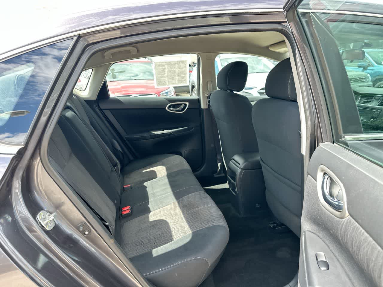 Thumbnail: 2015 Nissan Sentra - 25
