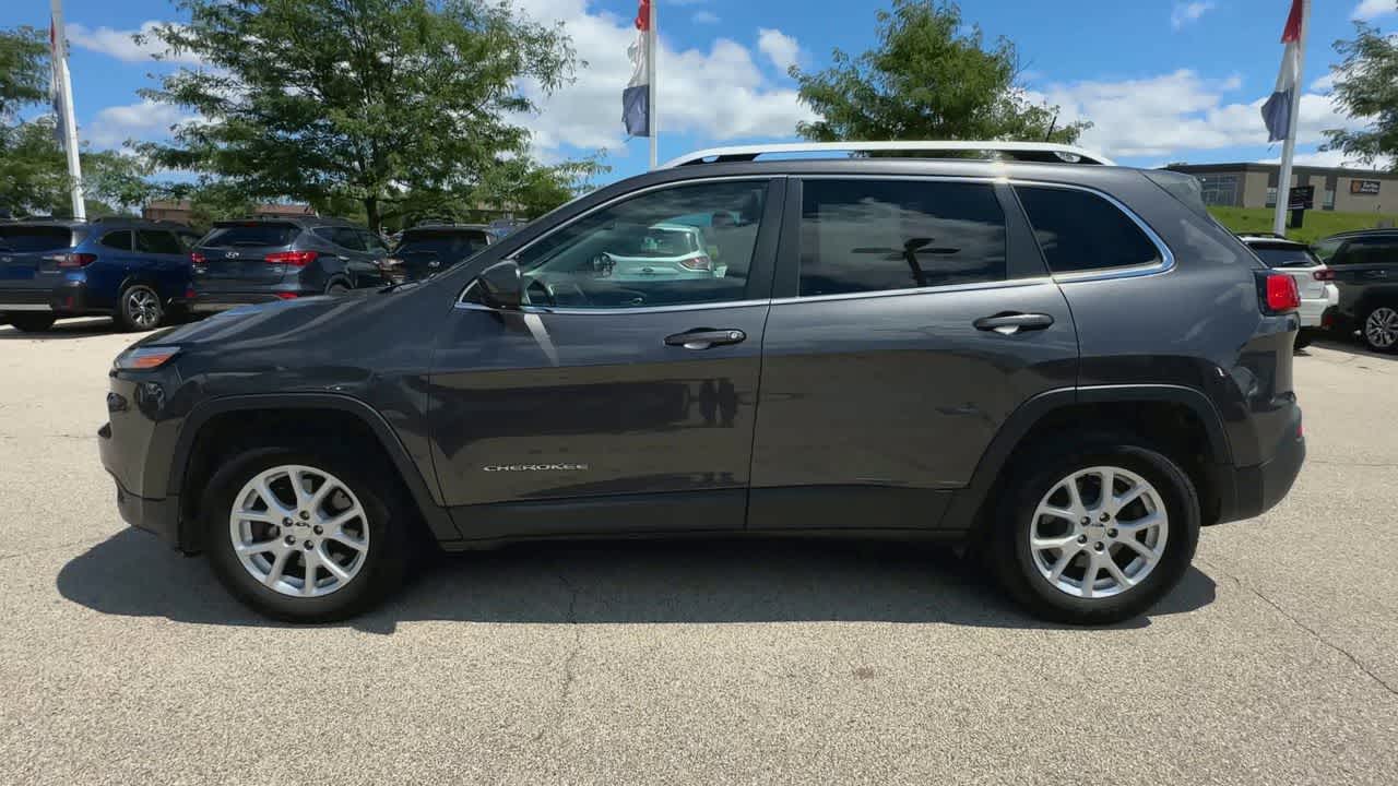 Thumbnail: 2017 Jeep Cherokee - 5