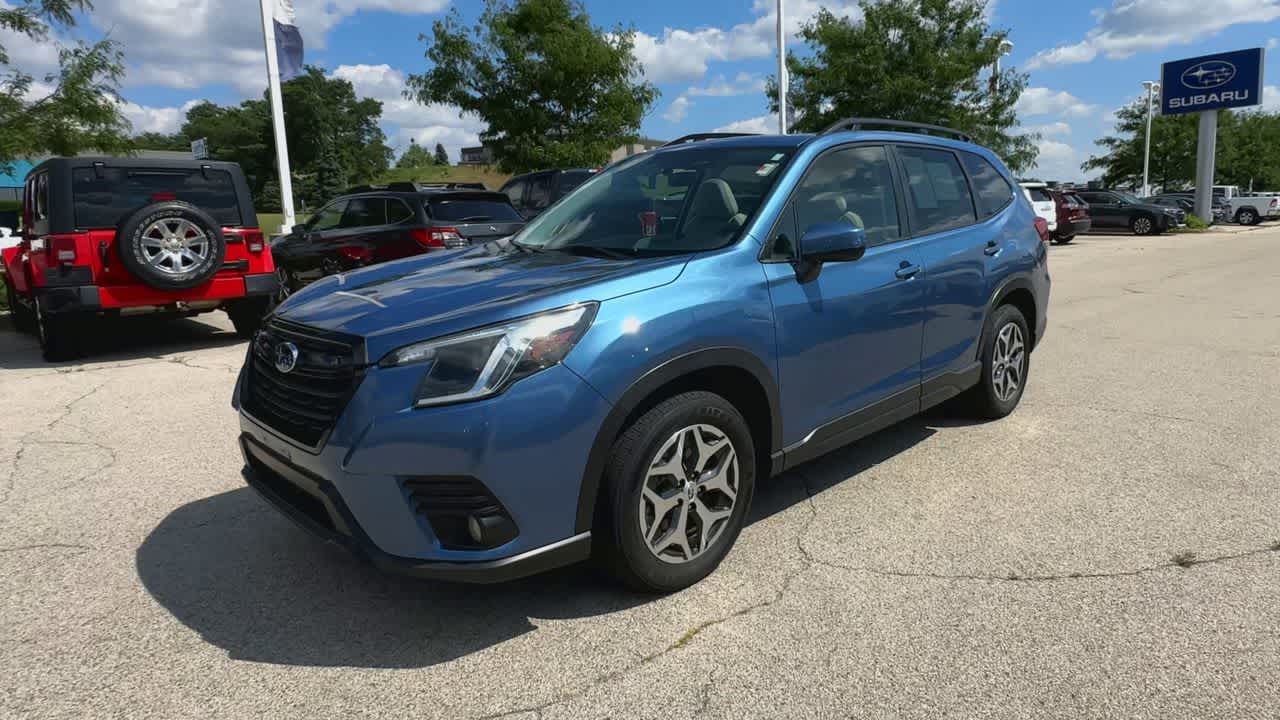 2023 Subaru Forester Premium photo 2