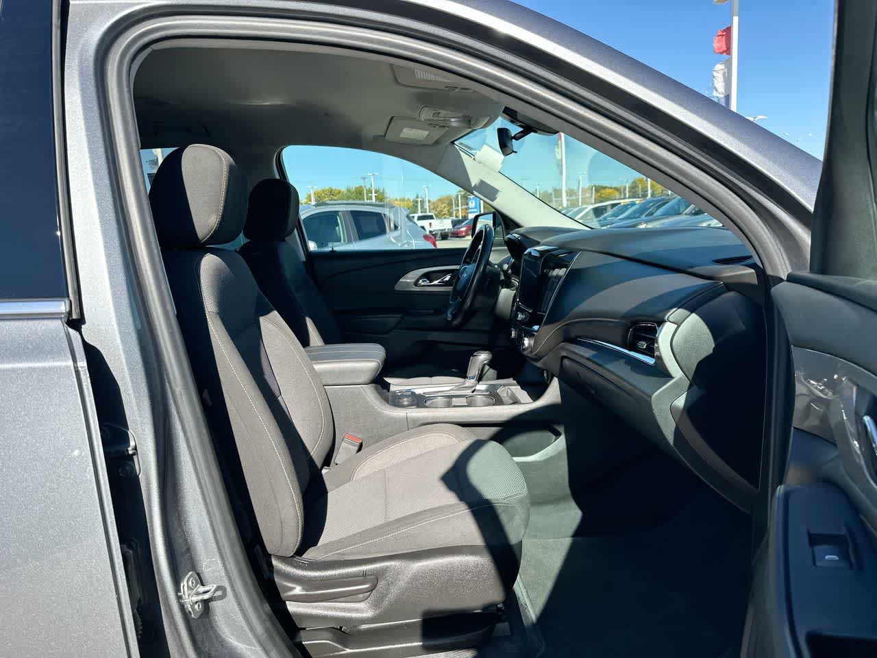 Thumbnail: 2020 Chevrolet Traverse - 27