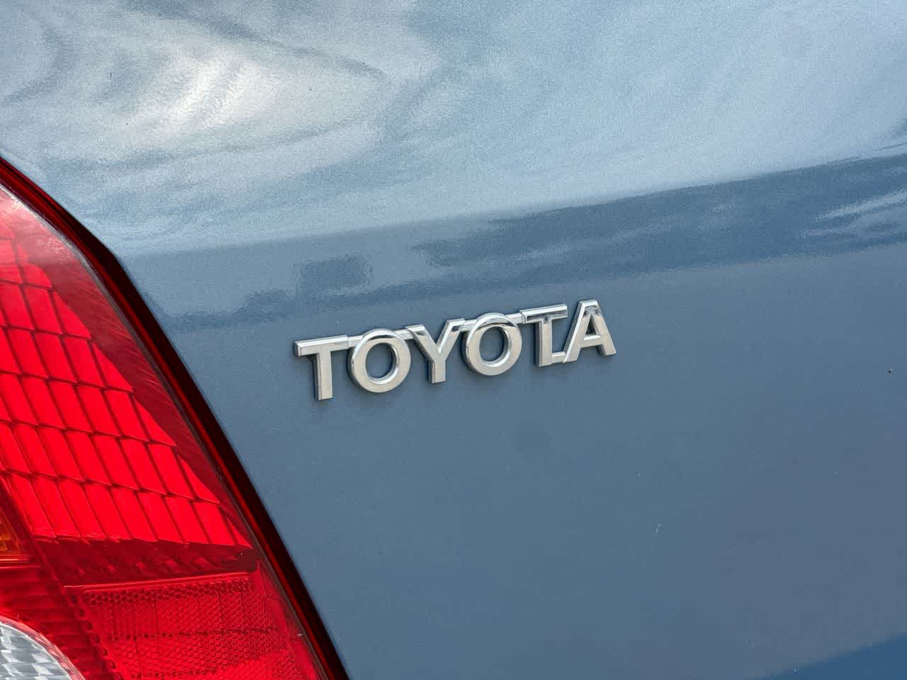 Thumbnail: 2010 Toyota Yaris - 17