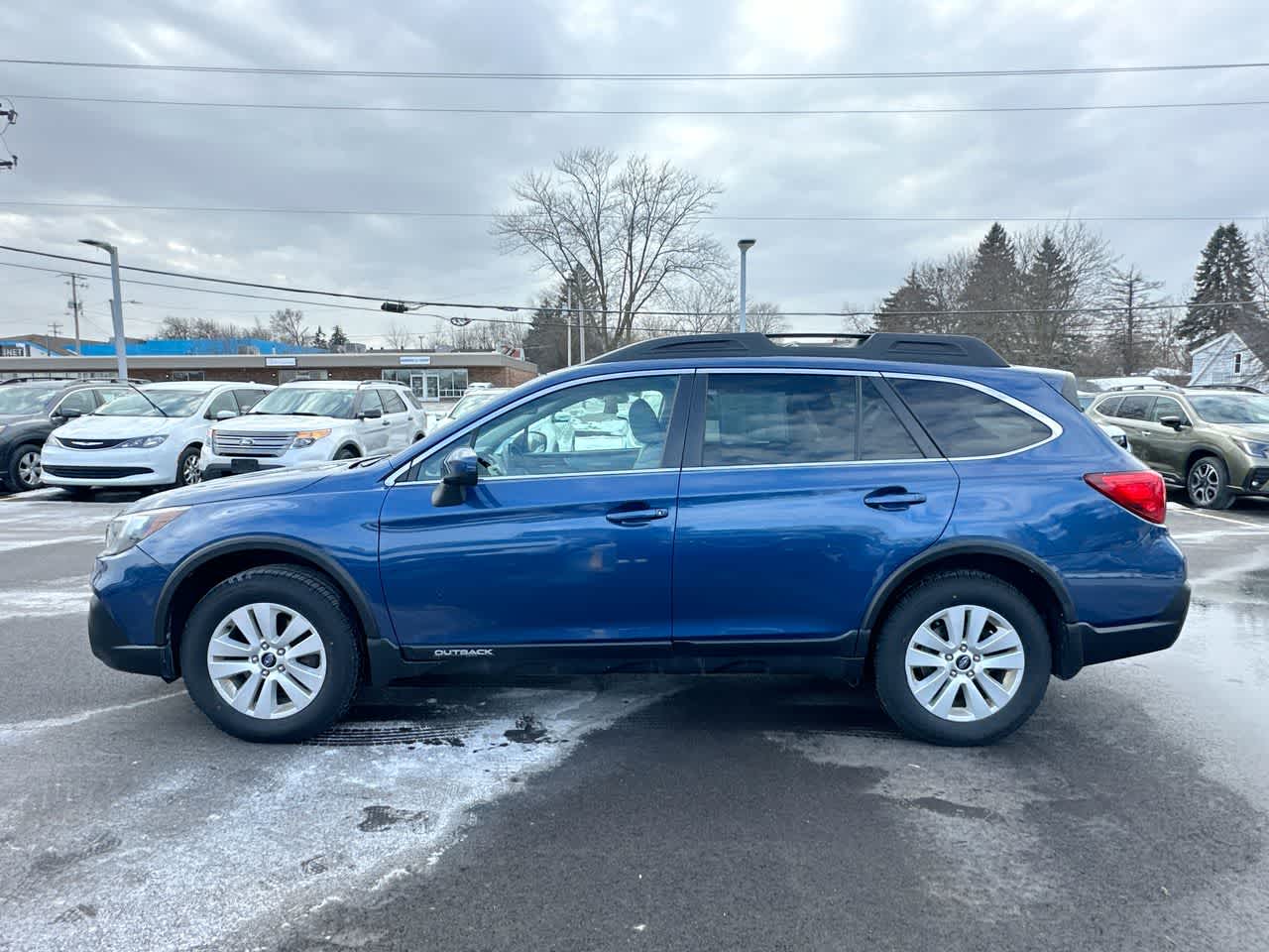 Thumbnail: 2019 Subaru Outback - 10