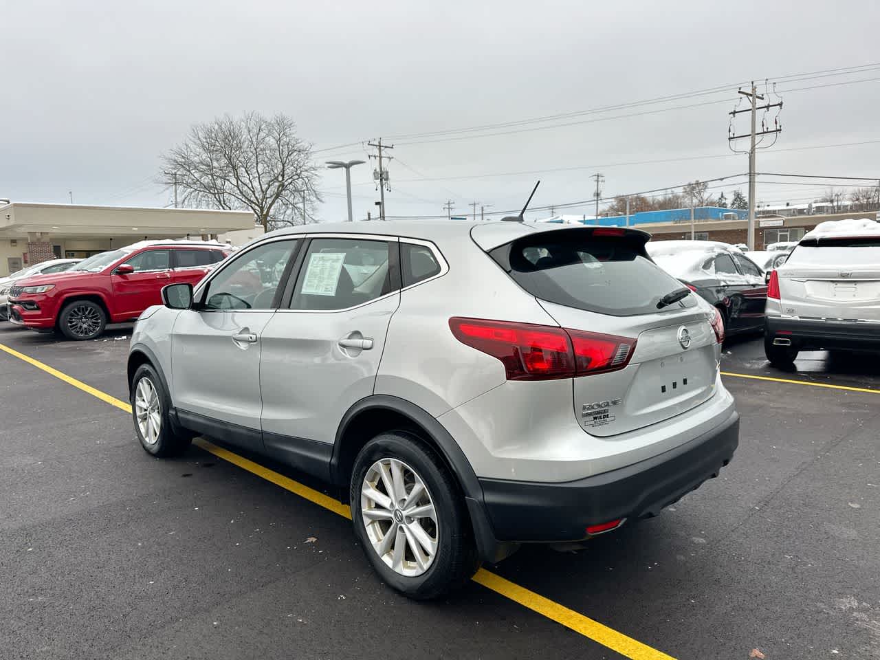 Thumbnail: 2017 Nissan Rogue Sport - 11