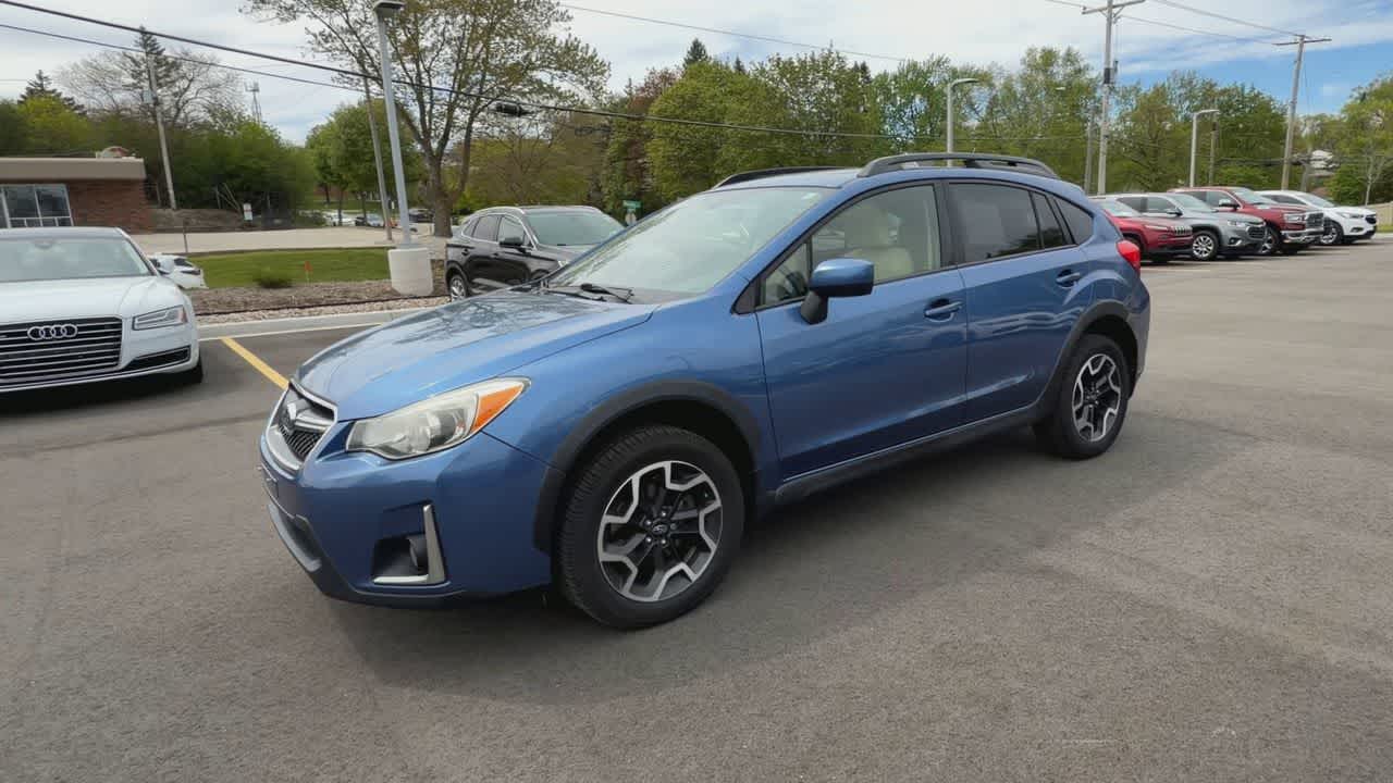 Thumbnail: 2017 Subaru Crosstrek - 4
