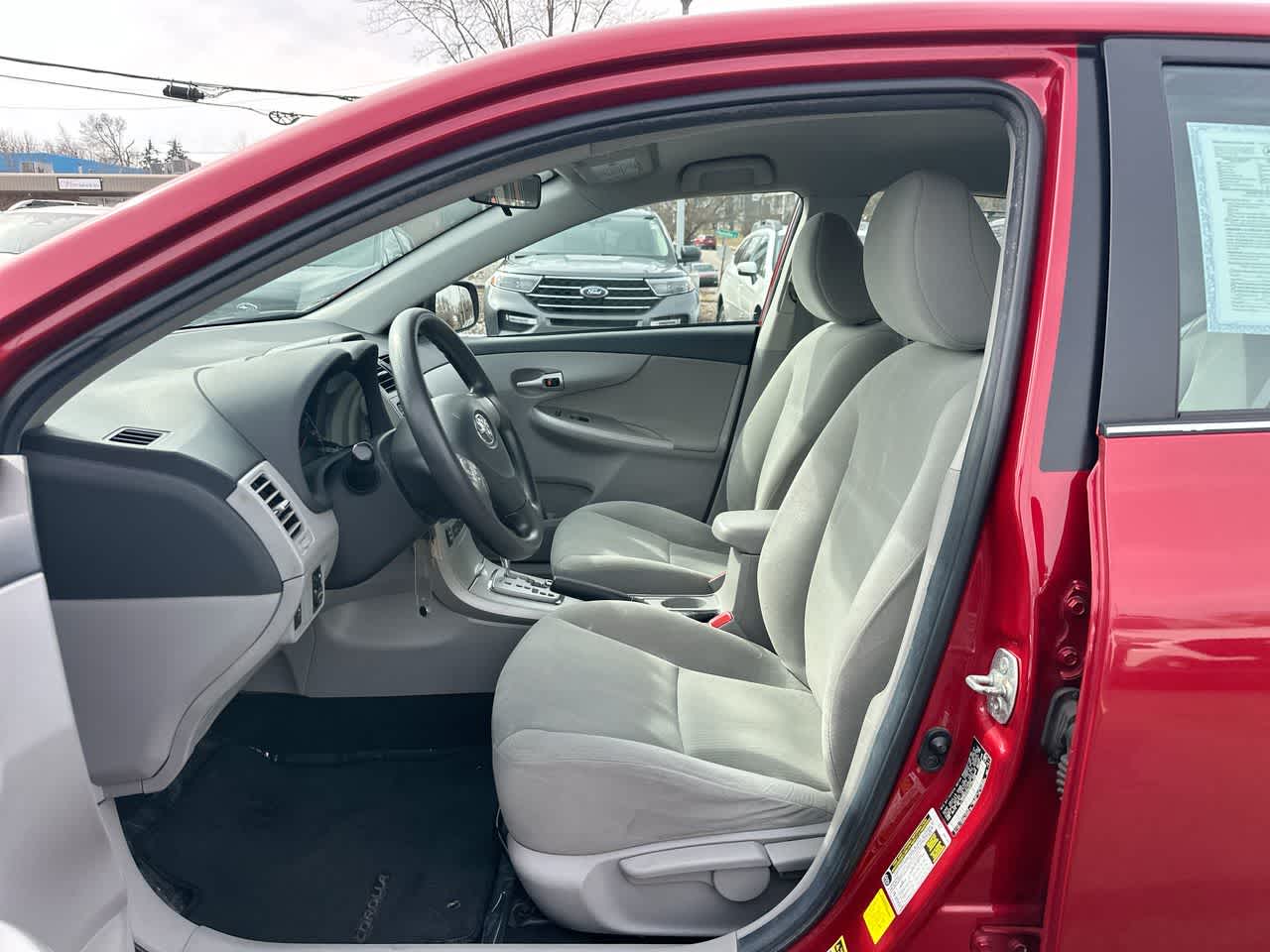 Thumbnail: 2013 Toyota Corolla - 21