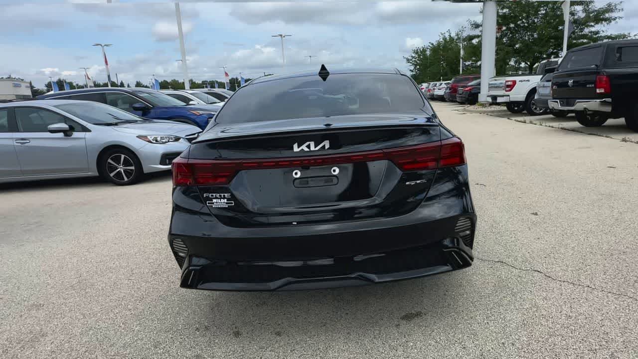 Thumbnail: 2023 Kia Forte - 7