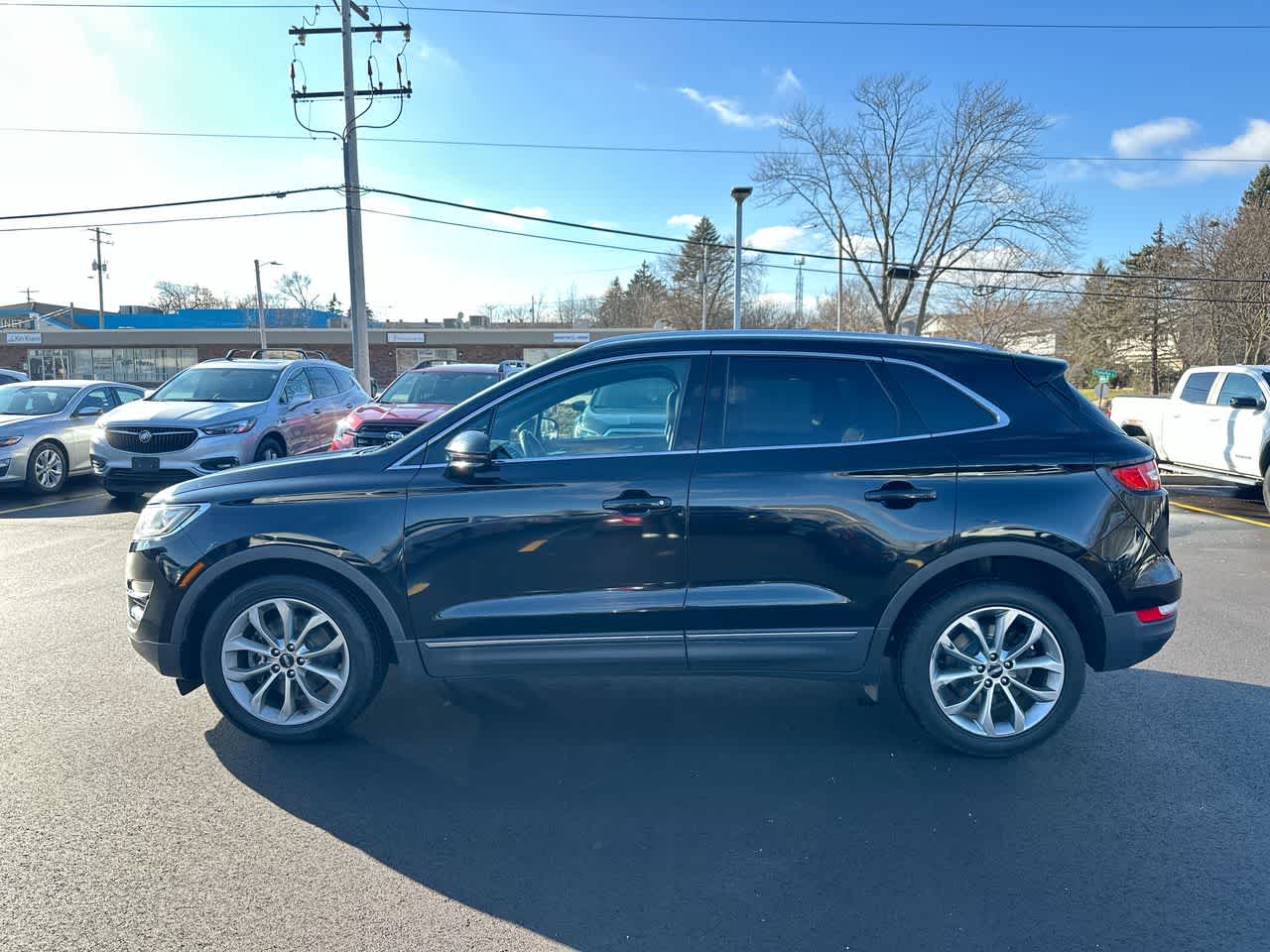 Thumbnail: 2017 Lincoln MKC - 10