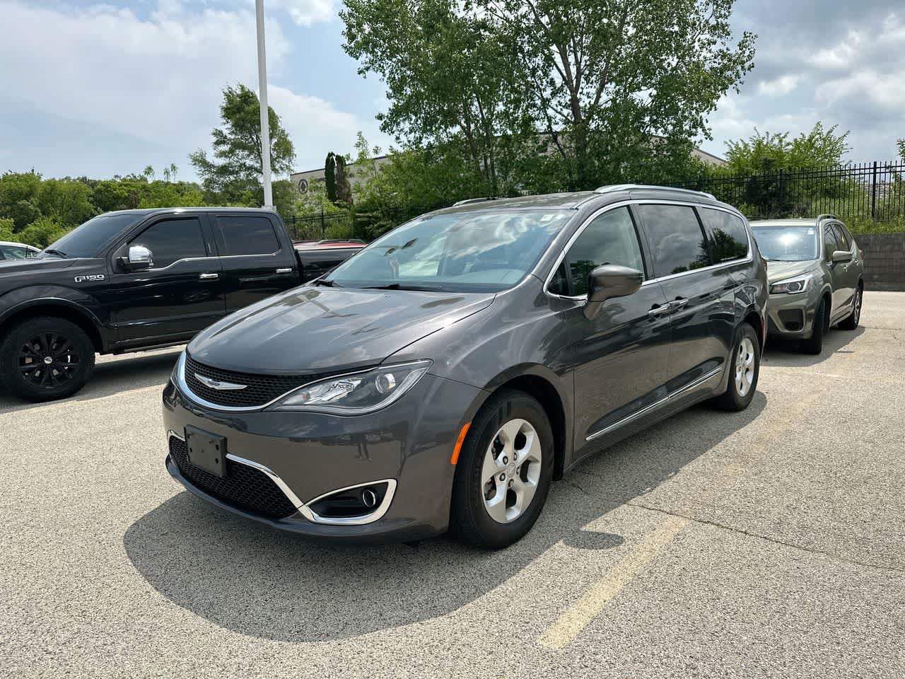 2017 Chrysler Pacifica  6