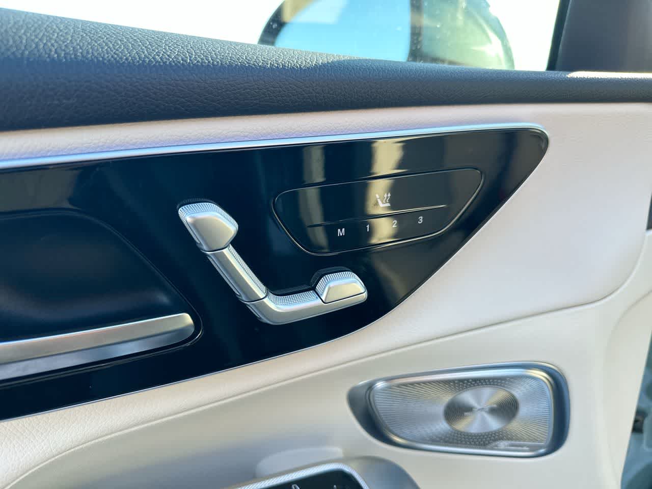 Thumbnail: 2025 Mercedes-Benz GLC - 22