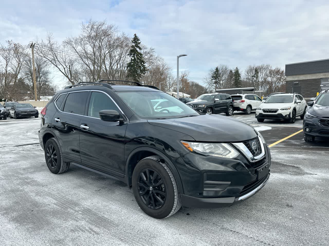 Thumbnail: 2017 Nissan Rogue - 15