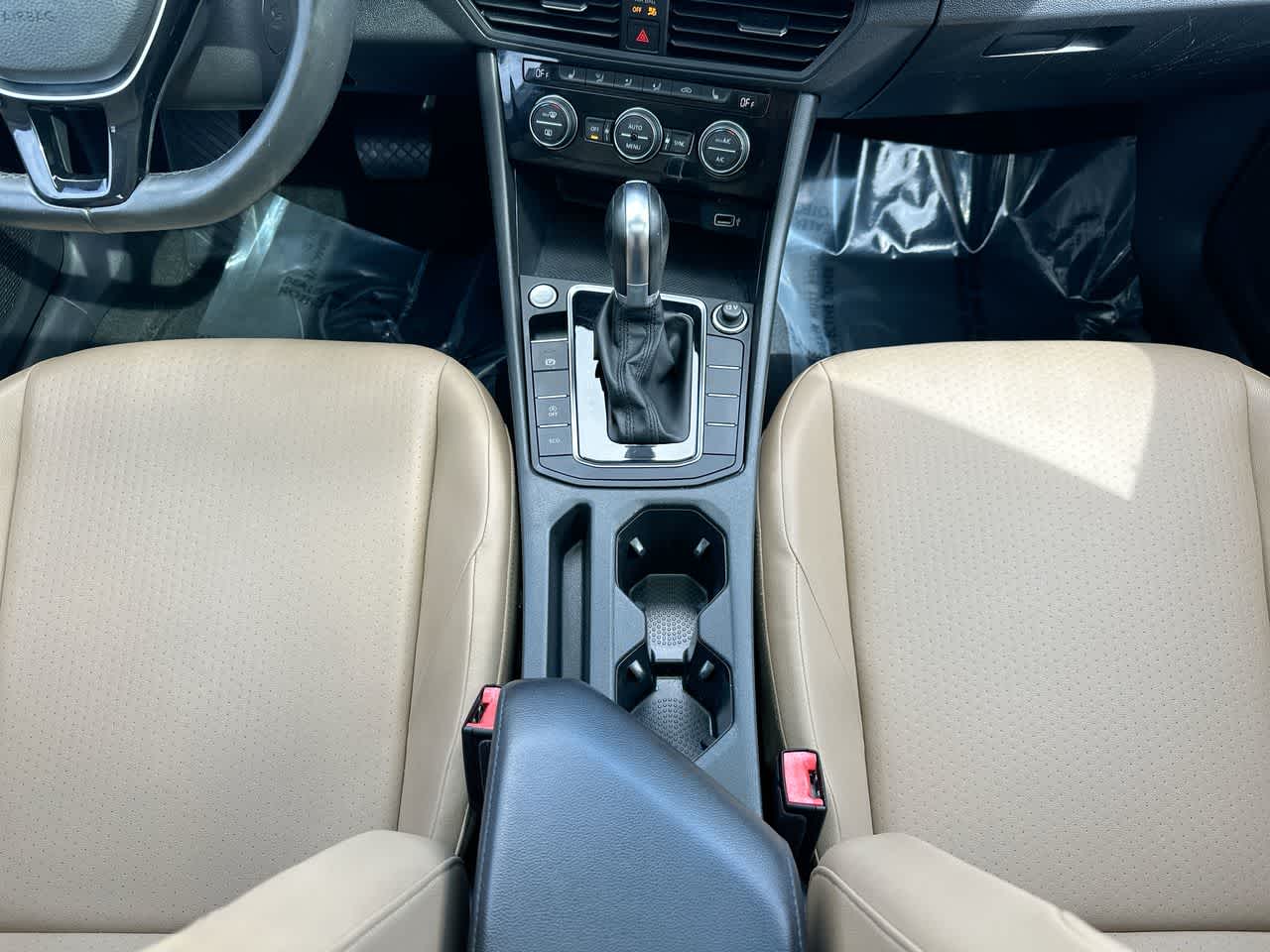 Thumbnail: 2019 Volkswagen Jetta - 31