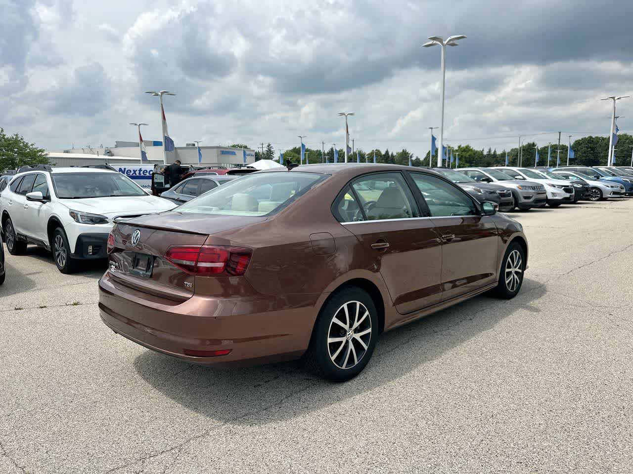 Thumbnail: 2017 Volkswagen Jetta - 13