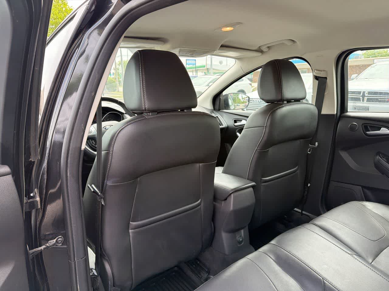 Thumbnail: 2013 Ford Focus - 23