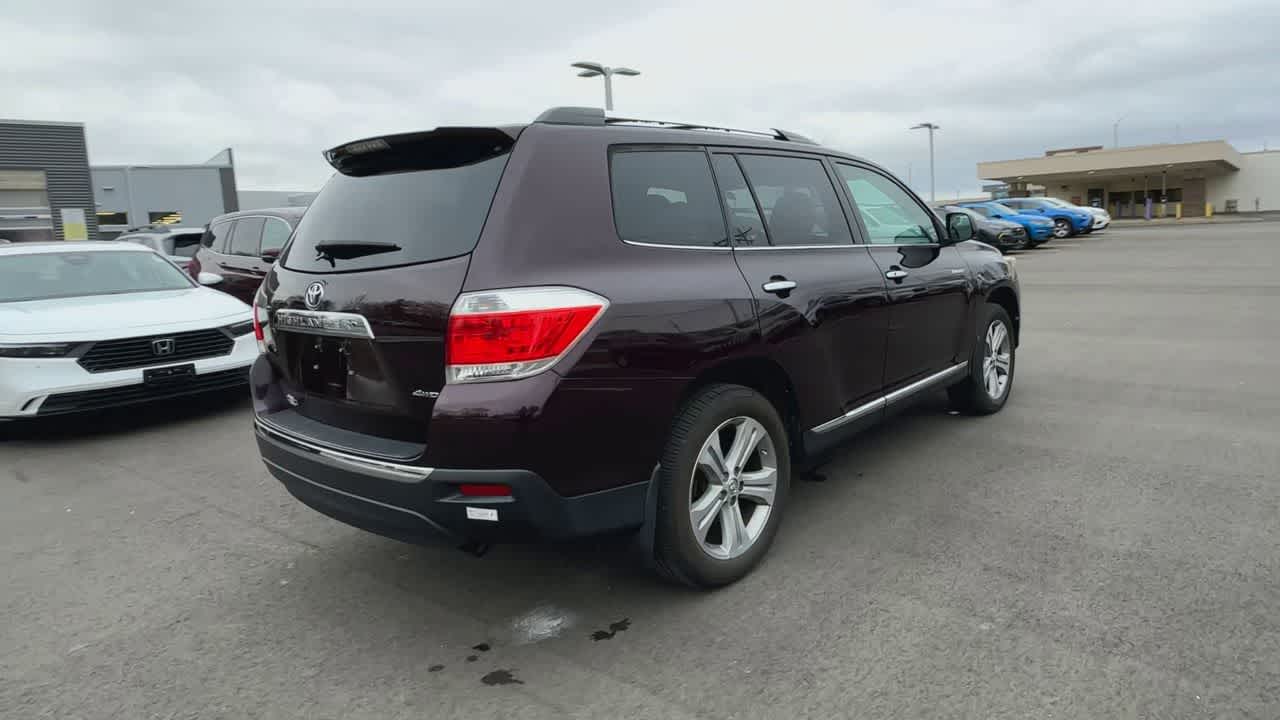 Thumbnail: 2013 Toyota Highlander - 8