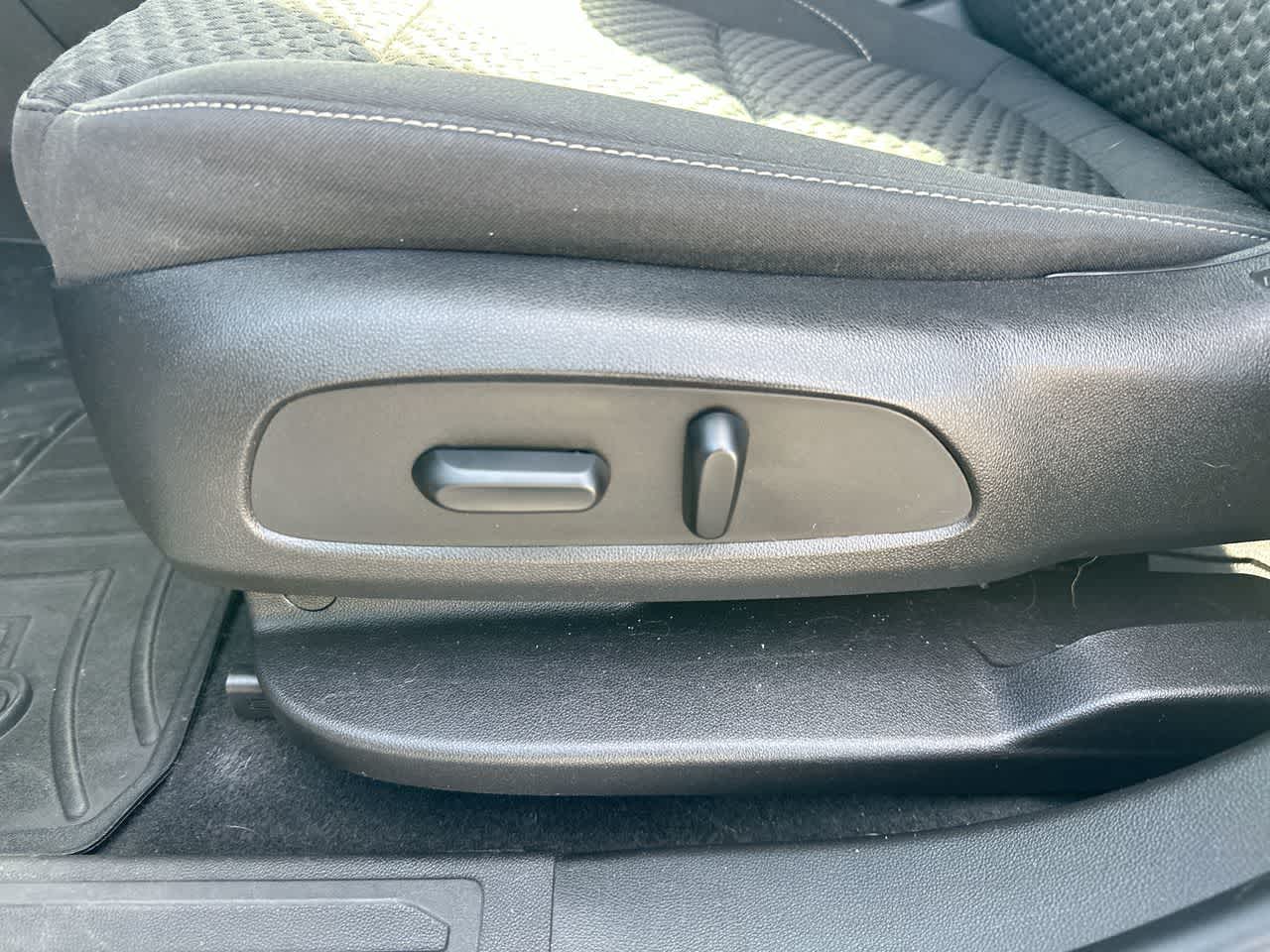 Thumbnail: 2017 GMC Acadia - 22