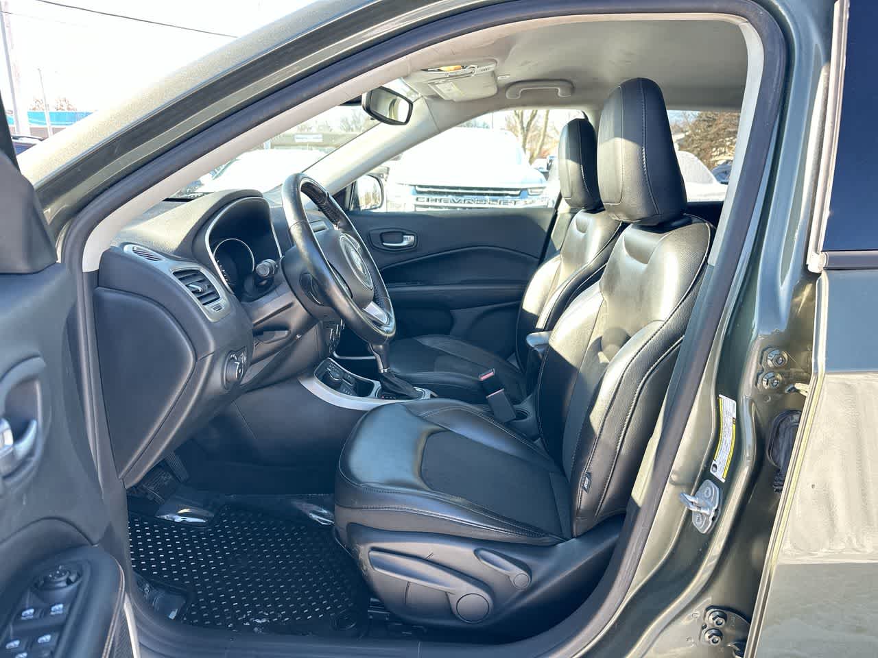 Thumbnail: 2018 Jeep Compass - 21