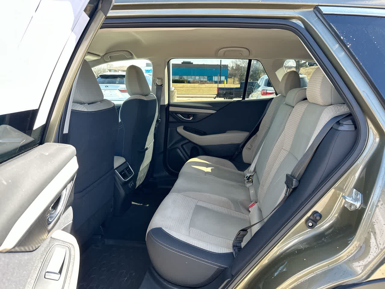 2022 Subaru Outback Premium 24