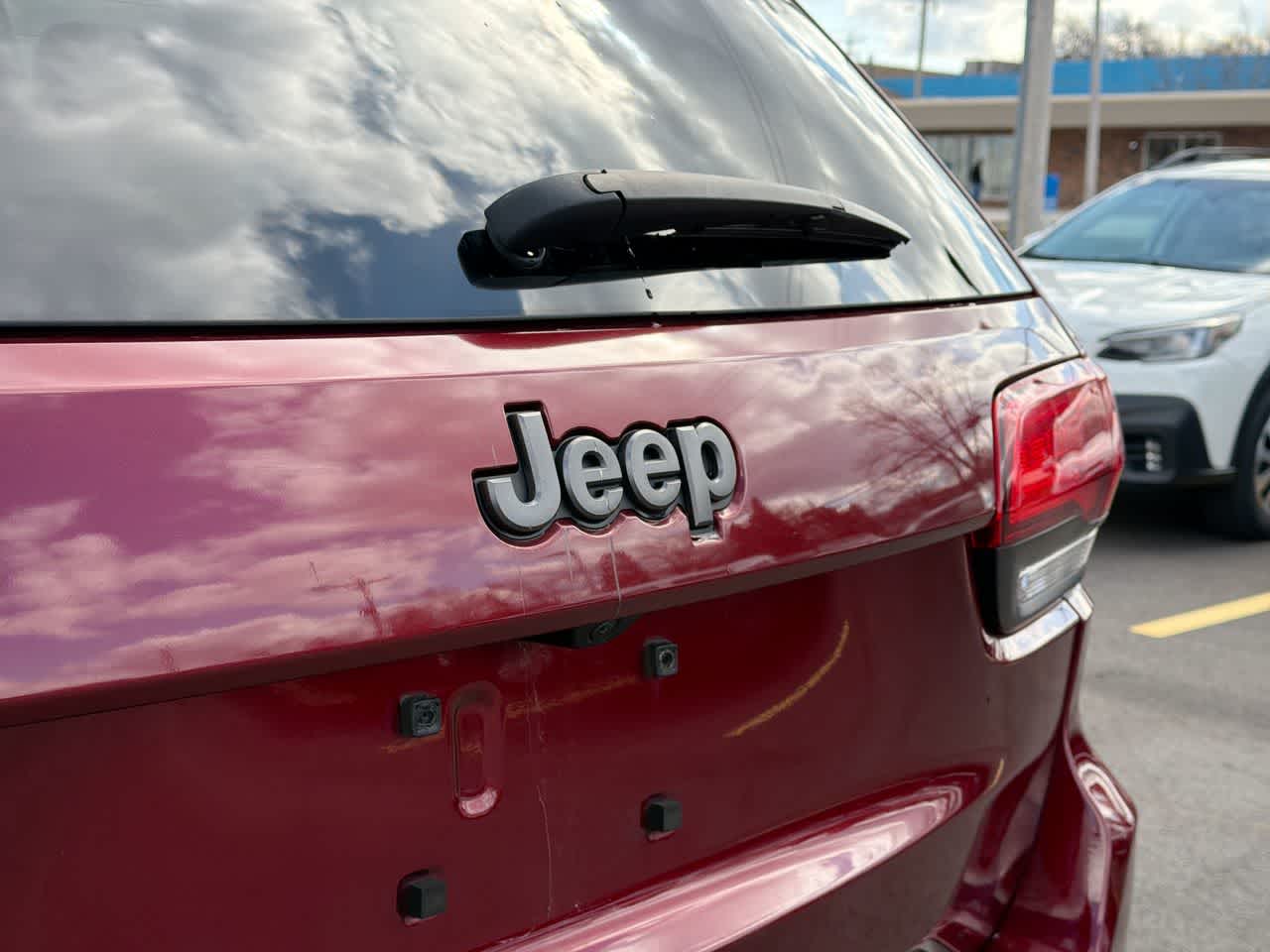 Thumbnail: 2020 Jeep Grand Cherokee - 17