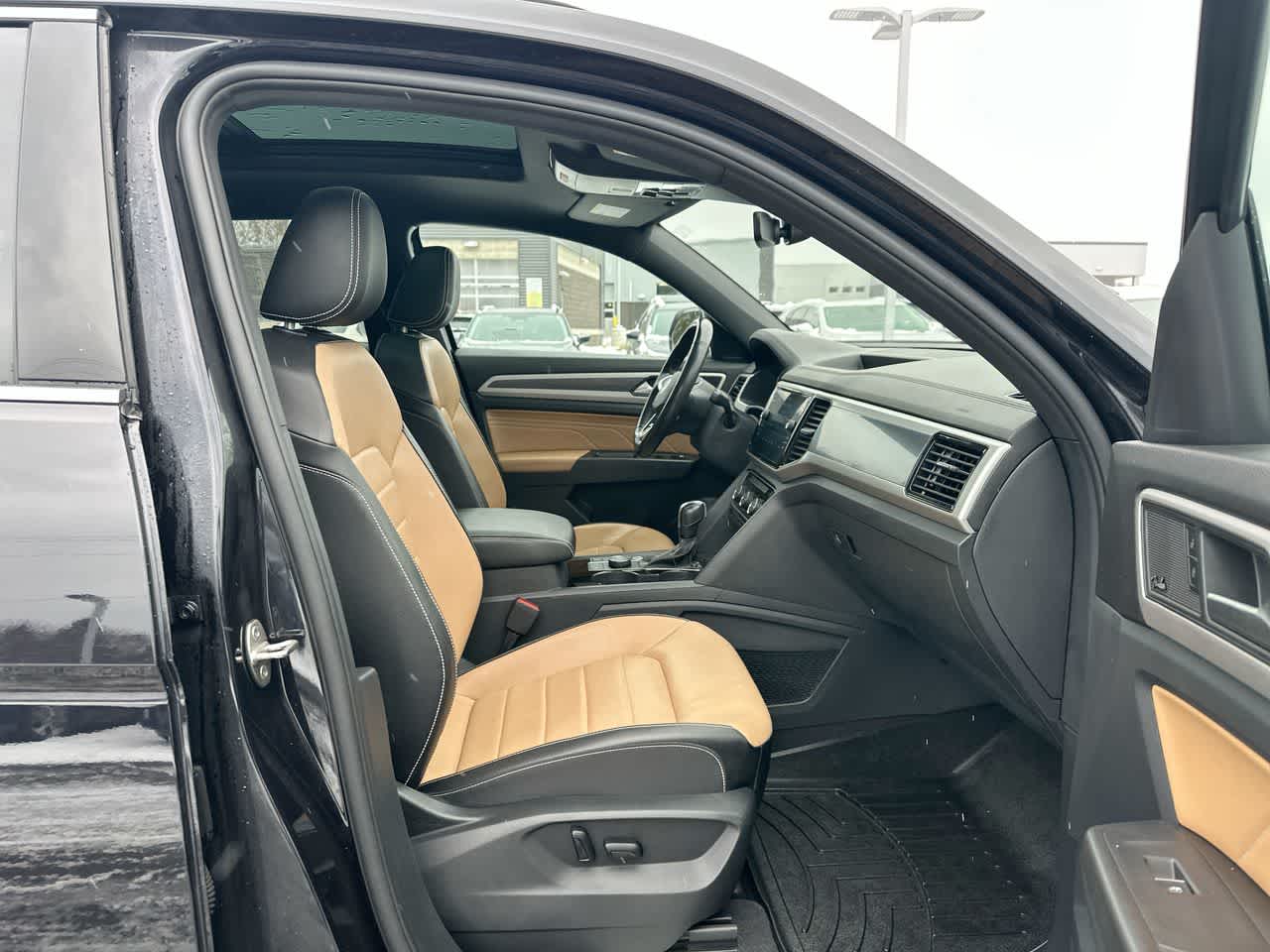 Thumbnail: 2022 Volkswagen Atlas - 27