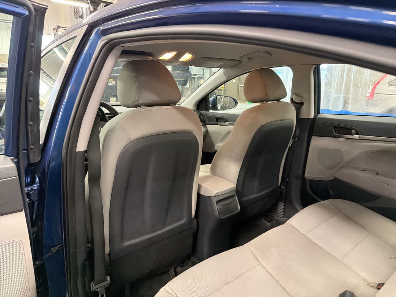 Thumbnail: 2017 Hyundai Elantra - 23