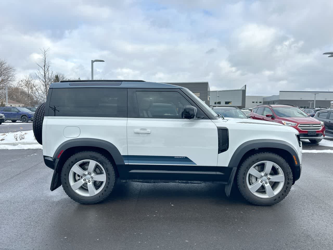 Thumbnail: 2025 Land Rover Defender - 14