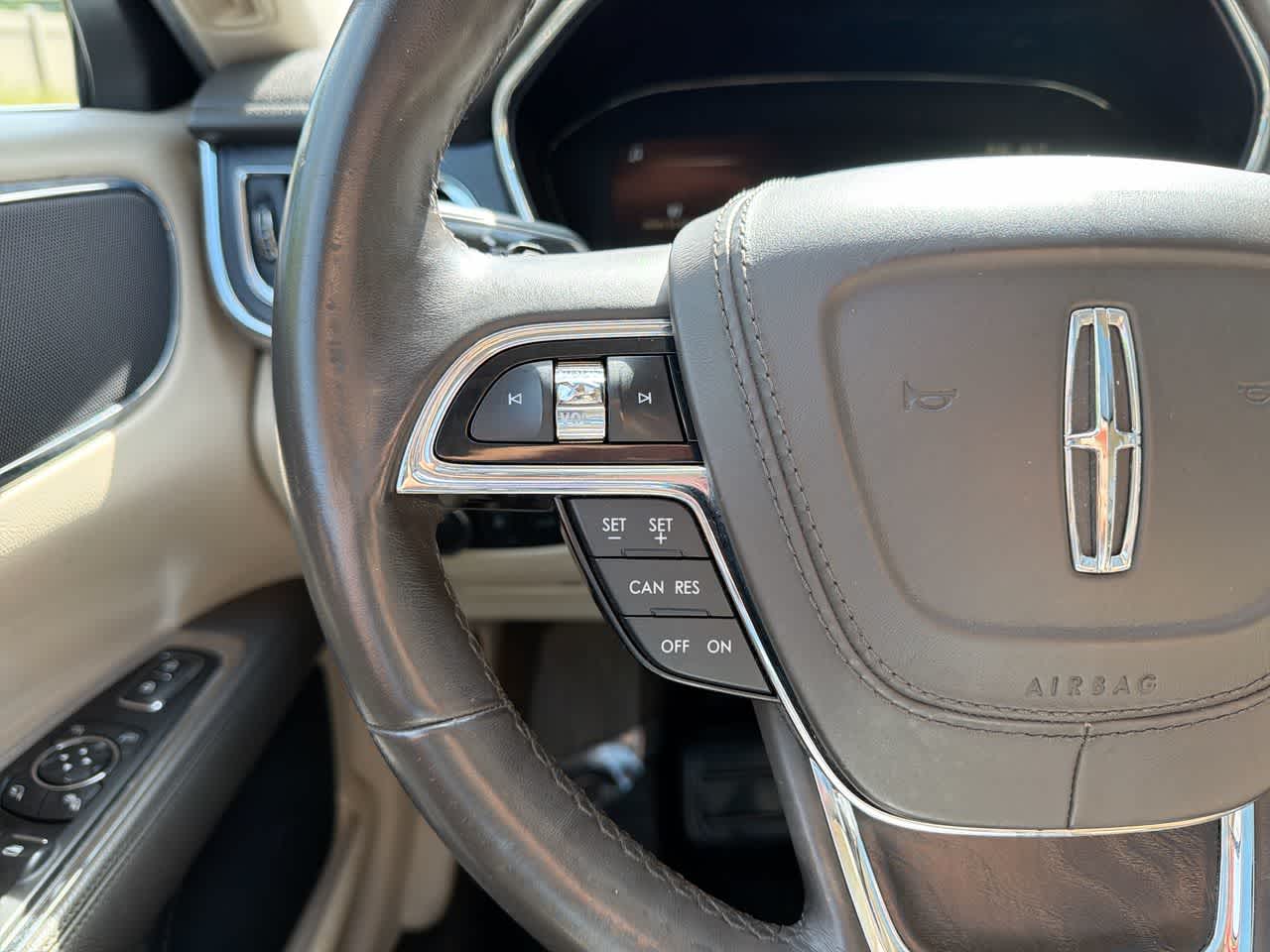 Thumbnail: 2017 Lincoln Continental - 28