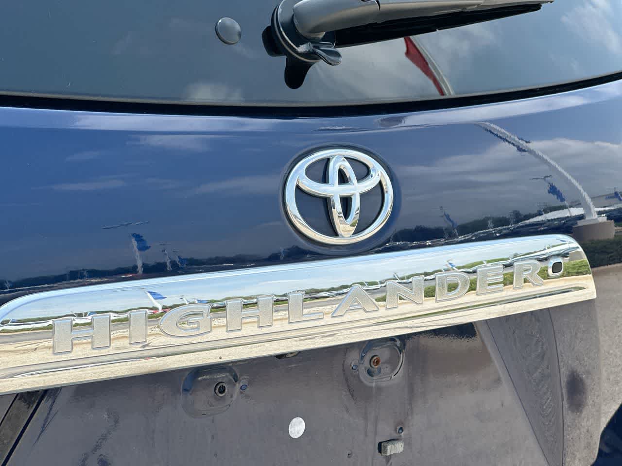 Thumbnail: 2013 Toyota Highlander - 17
