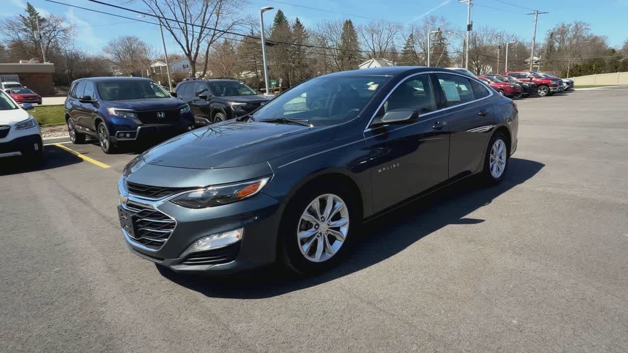 Thumbnail: 2020 Chevrolet Malibu - 4