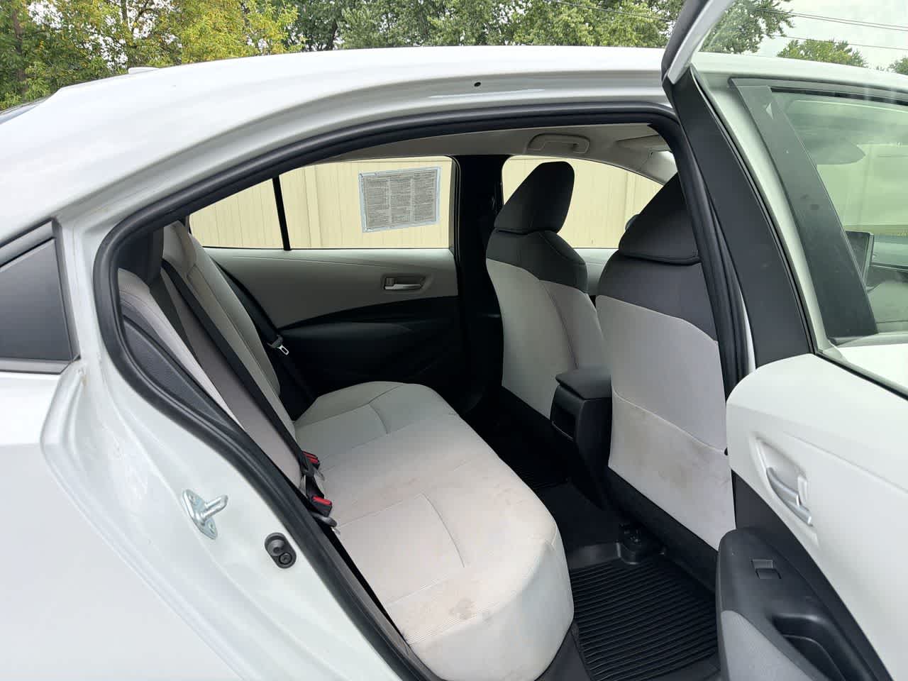 2021 Toyota Corolla LE - Photo 25